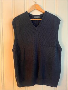 Lyle & Scott Men's Dark Navy V-Neck Knit Vest